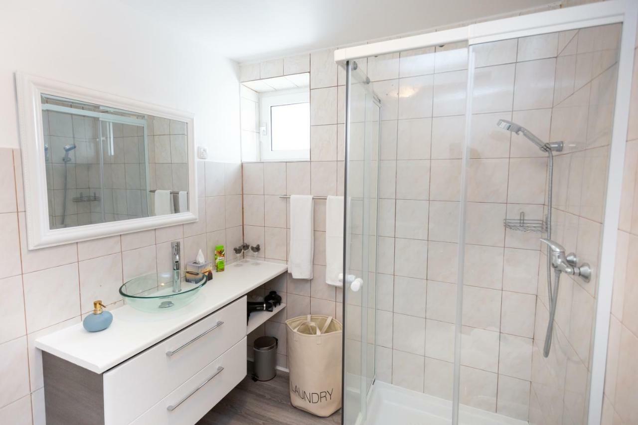 Villa Hillside Apartment Есенице Экстерьер фото